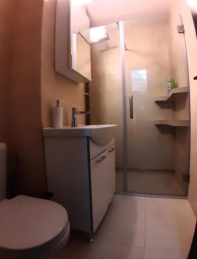 Apartament Confortabil In ทาร์กู จิอู ภายนอก รูปภาพ